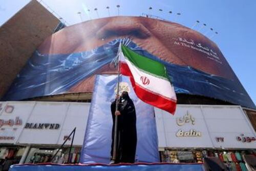 L'Iran chiede agli Usa la fine della guerra. La chiusura di Hormuz soffoca l'economia