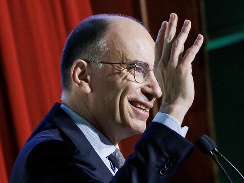Pd, pure Letta si fa la sua corrente. Tutti sul lago d'Iseo, Schlein all'angolo