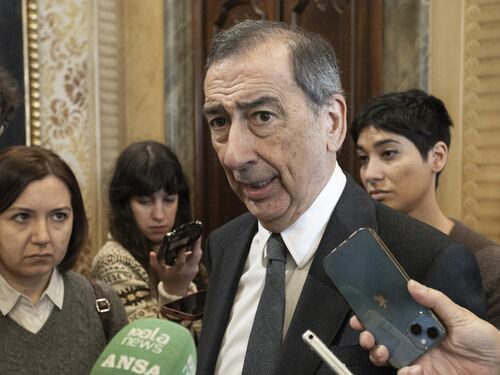 Milano, "Caro Beppe intervieni tu". Pressing su Sala: il "no" diventa parere favorevole