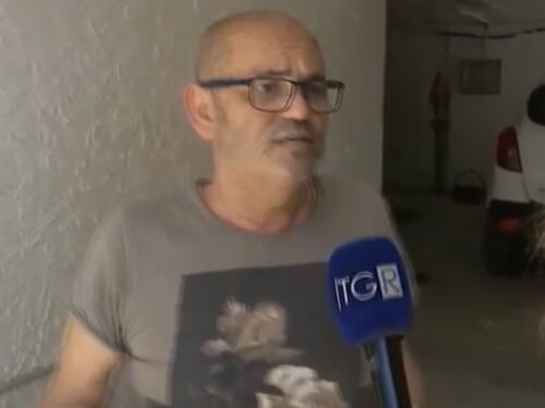 Minacce alla figlia di Meloni, il prof cambia versione: "Post scritto dall'Intelligenza artificiale"