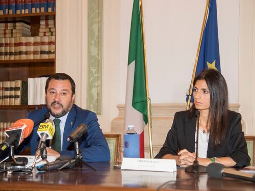 Vertice Salvini-Raggi: "Ripristinare la legalità. Nei campi rom 30mila parassiti"