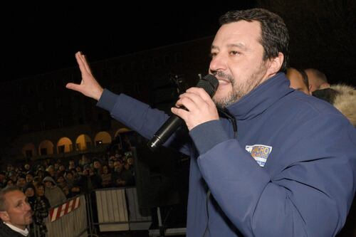 Matteo Salvini torna sul blitz al citofono. Così distrugge Fedez e Fabio Volo