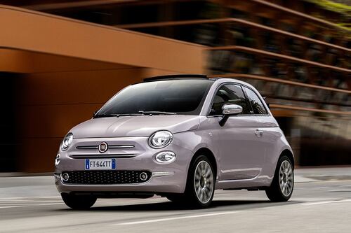 Fiat 500 ibrida ecologia a portata della città con l'aiuto dell'elettrico