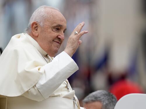 Papa Francesco, l’analisi dello pneumologo: “Gli occorreranno altre cinque settimane per superare la fase acuta”