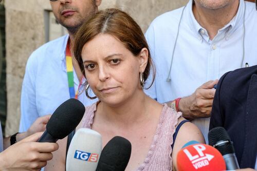 Ilaria Salis, "lady immunità" ispeziona pure le carceri e propone di abolirle