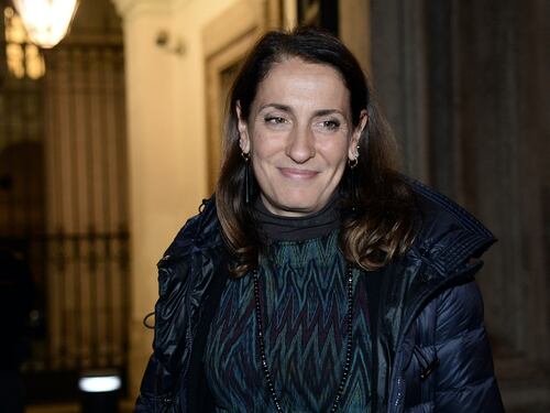 La grillina ossessionata da Salvini vuole più virologi a seminare confusione in tv