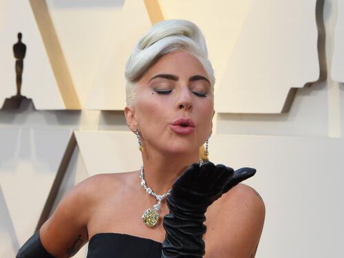 "L'obbrobrio degli Oscar". Ciacci, come demolisce Lady Gaga e Jennifer Lopez