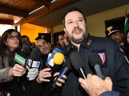 Salvini blocca la nave Open Arms: "Porti italiani chiusi"
