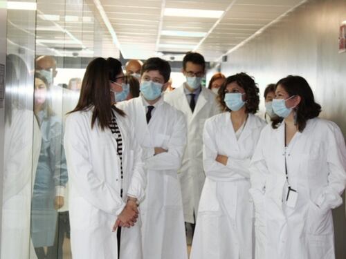 Vaccino anti-Covid, il ministro Speranza visita i laboratori di Castel Romano