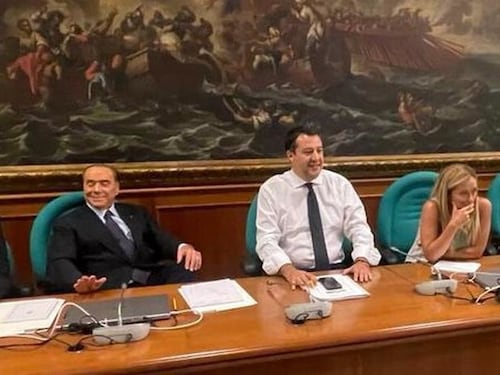Sondaggi, il centrosinistra trema: come finisce nei collegi senza Carlo Calenda. E il centrodestra ride