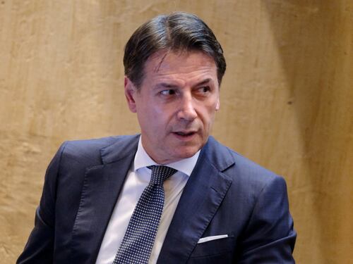 Conte progetta il futuro con una donna al comando. Il piano per il M5S