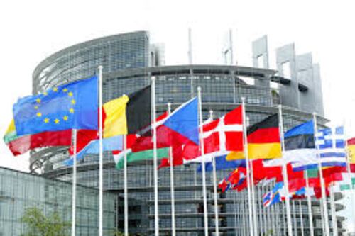 Bruxelles: prima la manovra. Poi la solidarietà e gli aiuti per il sisma