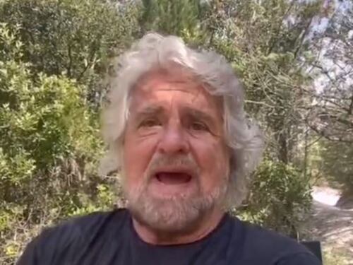 Beppe Grillo frena le brigate di cittadinanza: fermatevi, è una boutade