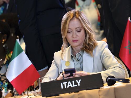 Corsi negati ai militari, Meloni smaschera l'Università di Bologna: "Atto grave"