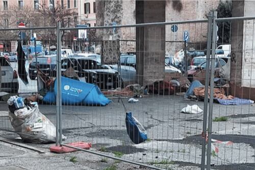 Giubileo, no al tendone-dormitorio davanti a Termini. La soluzione? Dietro alla stazione...