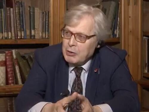 Stasera Italia, Sgarbi conquistato da Schlein: "Brava e anche bella"