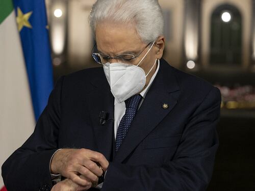 Mattarella blinda Conte e spinge sui Costruttori per avere il secondo mandato. Ma l'Europa non si fida