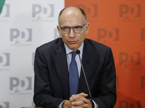 Psicodramma Pd, addio campo largo: Enrico Letta si ritrova isolato e ora fa la corte a Matteo Renzi