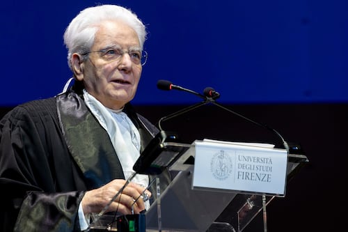 Firenze, laurea honoris causa a Mattarella: "Figura esemplare"