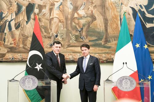 Al Sarraj incontra Conte: "Sì al cessate il fuoco ma Haftar si ritiri"