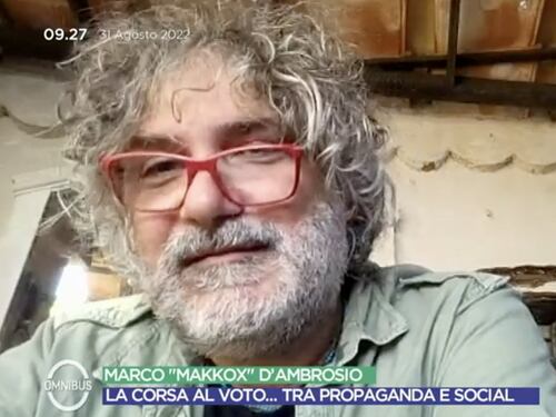 Omnibus, Makkox gela la sinistra: campagna elettorale per scimpanzè? Ce l'avevo con il Pd