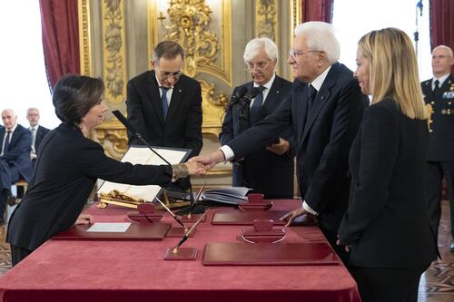 Mattarella stronca i censori di sinistra e azzera Schlein