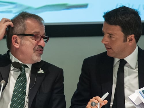 Dai leghisti ai rivali, il saluto a Roberto Maroni: