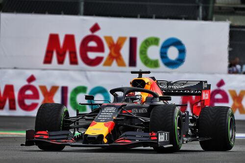 Verstappen pole e polemiche. Le Ferrari inseguono