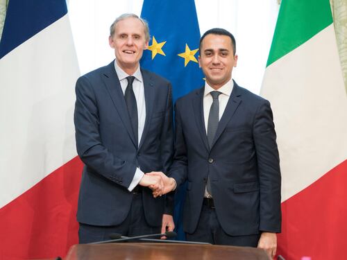La retromarcia di Di Maio sulla Francia. Invito riparatore all'ambasciatore di Macron