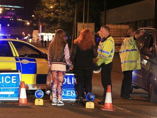 Kamikaze al concerto, strage di teenager e bambini a Manchester