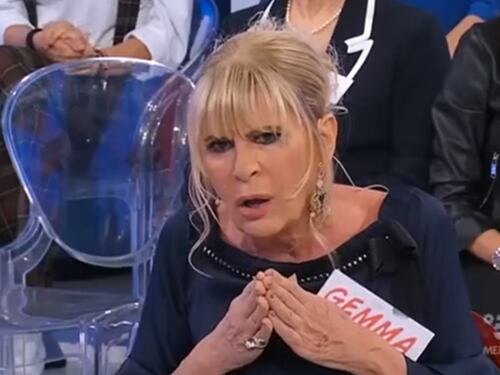 Donne, cavalieri e giochini erotici: quando il trono si fa duro