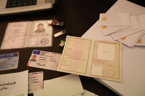 A Napoli una stamperia di documenti falsi
