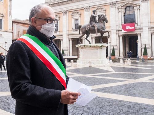 Roberto Gualtieri sveglia! Devi fare il sindaco e ripulire Roma
