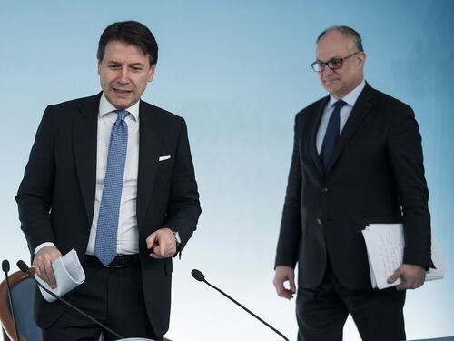 Elezioni 2022, rissa social tra Conte e Gualtieri. L'inceneritore a Roma riaccende le polemiche