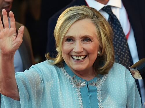 Elezioni, Hillary Clinton approva Giorgia Meloni premier: “Buona cosa, una rottura col passato”