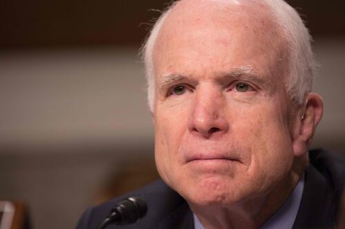 Addio a John McCain, senatore repubblicano ed eroe del Vietnam