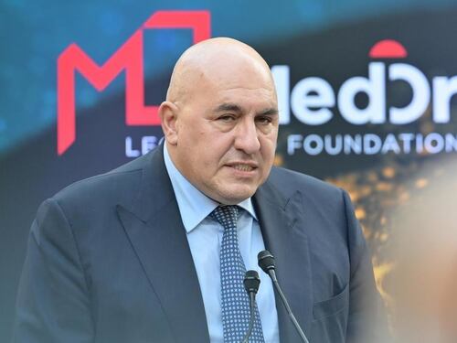 Guido Crosetto, rabbia per le foto gossip: "I commenti su mia moglie..."