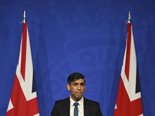 Pd, ora si accoda pure ai giudici inglesi per attaccare Meloni