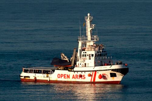 Open Arms intercetta un barcone, 55 migranti verso Lampedusa