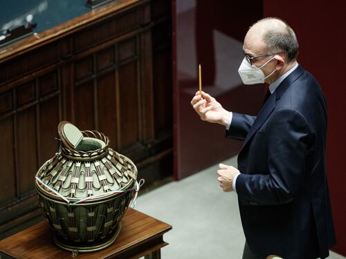 Alla sinistra non va bene nessun nome per il Quirinale: Enrico Letta boccia la terna del centrodestra