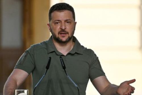 Ucraina, Zelensky vuole invitare re Carlo a Kiev: "Visita entro l'anno"
