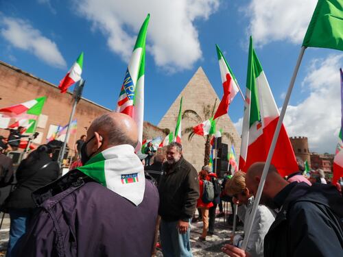 25 aprile, sfida a colpi di mozioni tra maggioranza e opposizione