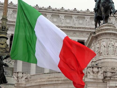 L'Inno a Roma non piace a "Repubblica". Storace: FdI lo difenda