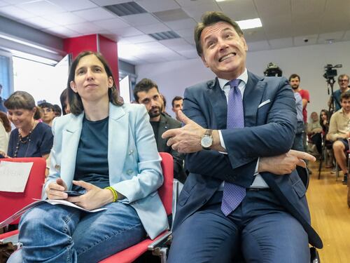 Sondaggio, il M5S ora tallona il Pd. Mentre gli altri scalciano Fratelli d’Italia vola