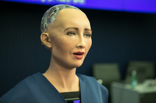 L'Arabia Saudita ha dato la cittadinanza a una donna robot (che non dice mai di no)