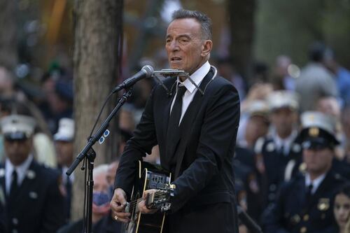 11 settembre, non ci sono più gli Stati Uniti di una volta. Anche Bruce Springsteen stona a Ground Zero
