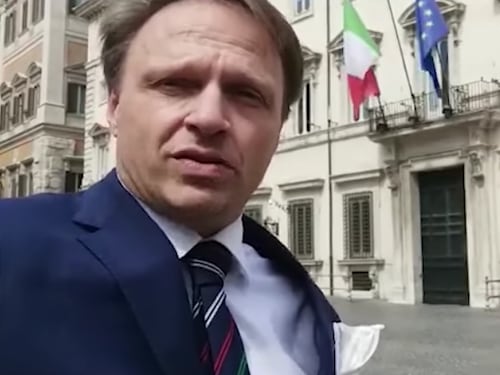 Conte come Schettino, l'inchiesta de Il Tempo sbarca alla Camera