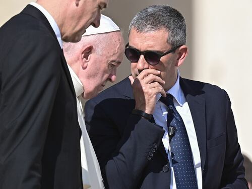 Bergoglio si è "pentito" per il gendarme epurato