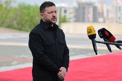 Ucraina, Mosca gela l'ottimismo di Trump: "Infondata la tregua"