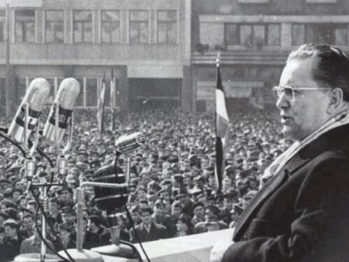 Foibe, Fratelli d’Italia vuole togliere l’onorificenza a Tito. Ma la sinistra si oppone